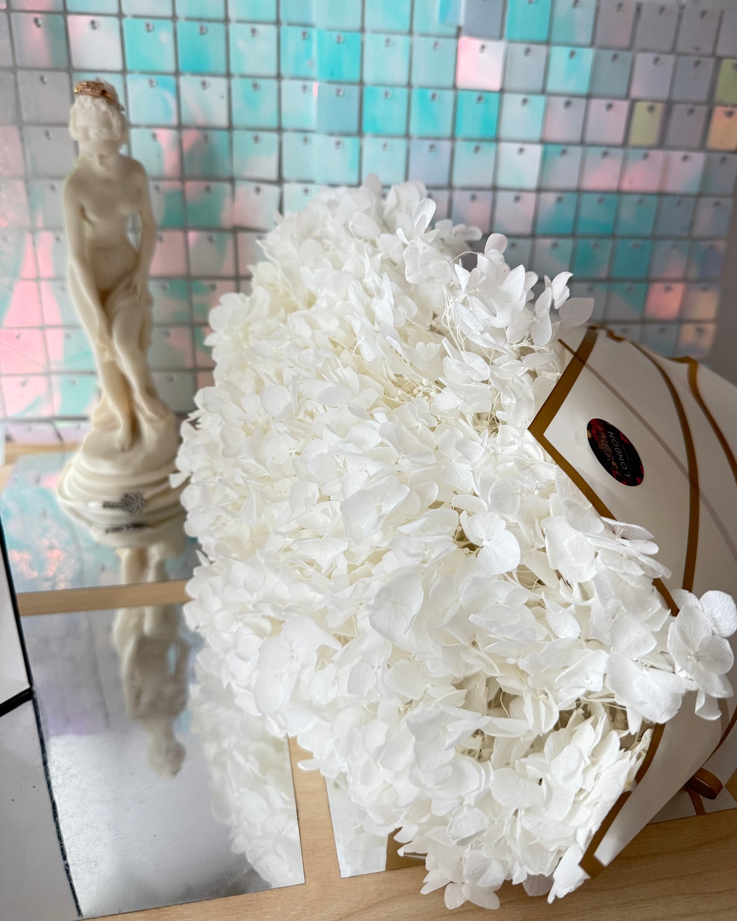 Preserved hydrangea - white