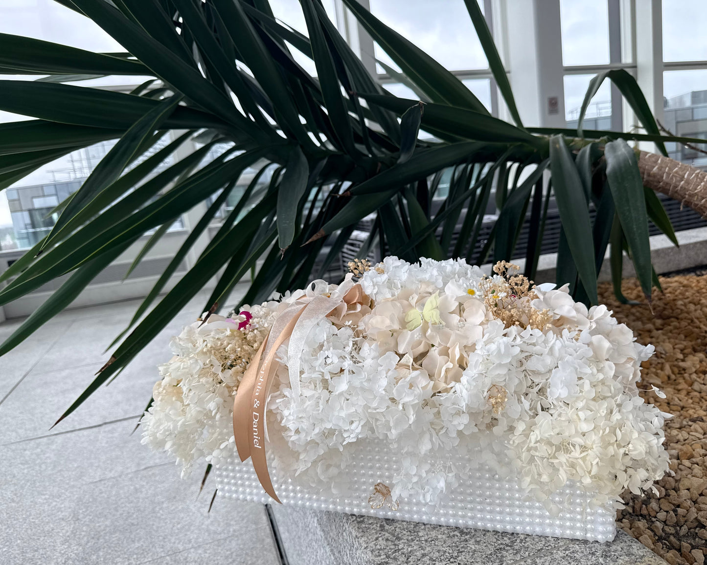 Personalized Table Flower Arrangement – Elegant Floral Centerpiece